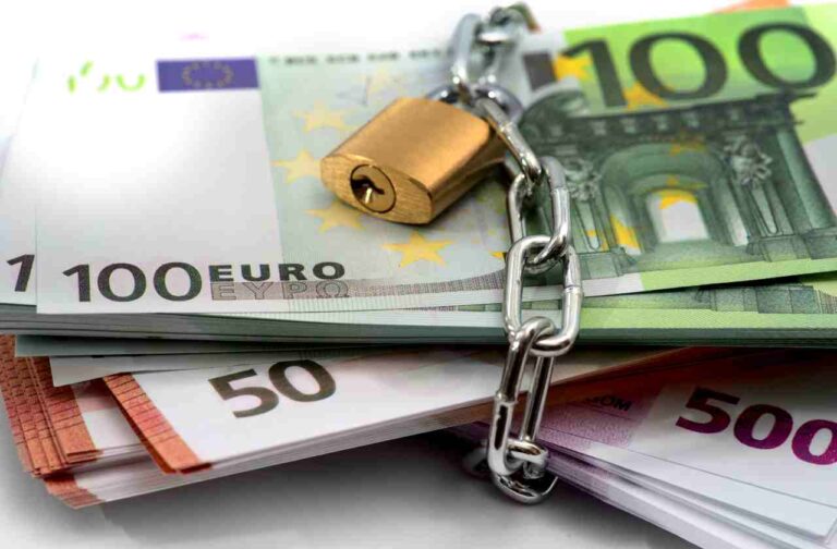 Cattivi pagatori: SMS di avviso e un arbitro per le controversie